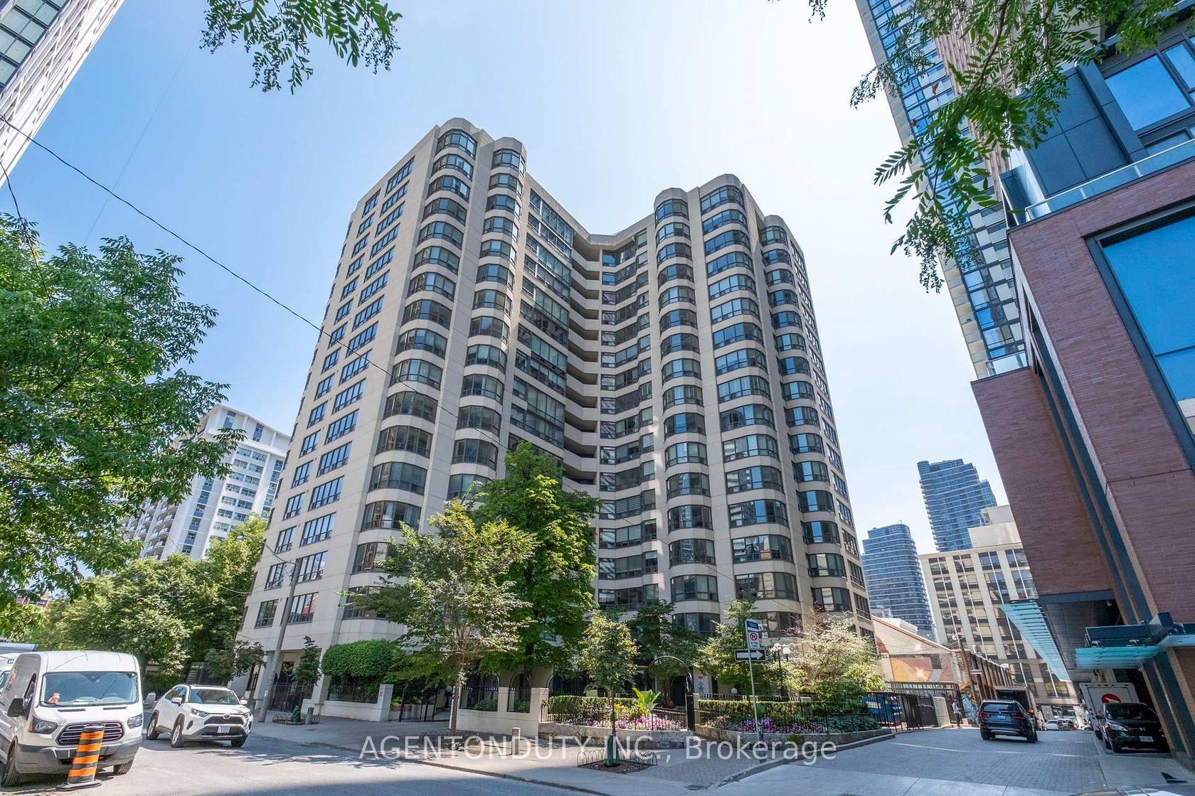 1602 - 25 Maitland Street, Yonge Corridor, Toronto 