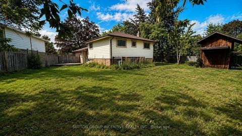 Photo 2 at 35 Davies Crescent, Grove East, Barrie