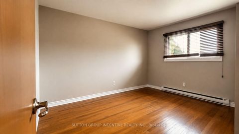 Photo 11 at 35 Davies Crescent, Grove East, Barrie