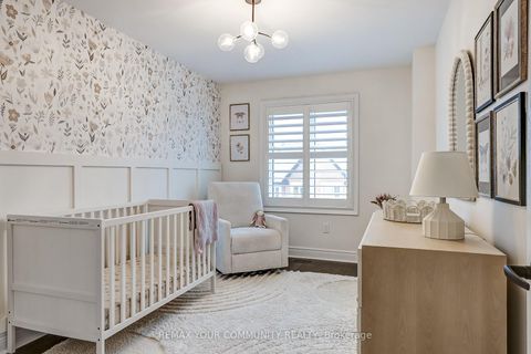 Photo 32 at 22 Lowther Avenue, Oak Ridges, Richmond Hill