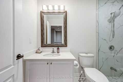 Photo 36 at 22 Lowther Avenue, Oak Ridges, Richmond Hill
