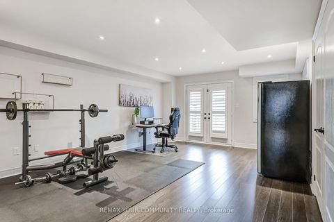 Photo 38 at 22 Lowther Avenue, Oak Ridges, Richmond Hill