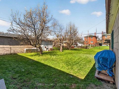 Photo 9 at 114 Regent Road, CFB, Toronto