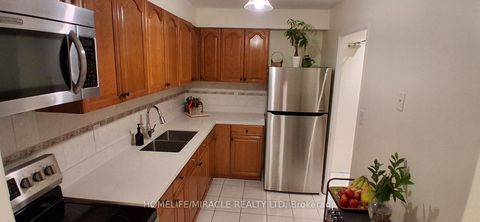 Photo 11 at 1618 - 1 Massey Square, Crescent Town, Toronto