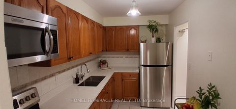 Photo 12 at 1618 - 1 Massey Square, Crescent Town, Toronto