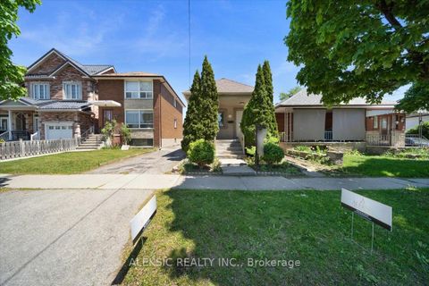 Photo 2 at 179 Thirtieth Street, Alderwood, Toronto