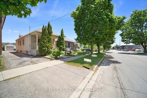 Photo 3 at 179 Thirtieth Street, Alderwood, Toronto