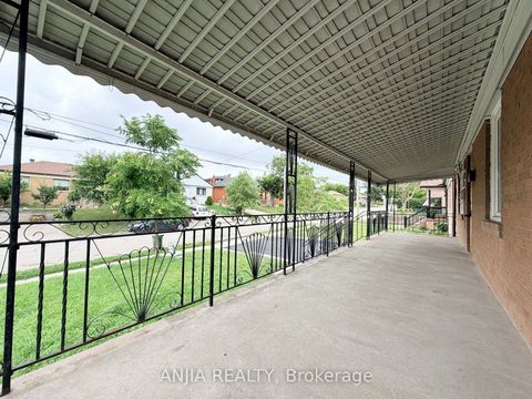 Photo 1 at 77 Nash Drive, CFB, Toronto