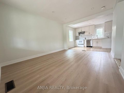 Photo 3 at 77 Nash Drive, CFB, Toronto