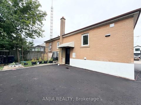 Photo 11 at 77 Nash Drive, CFB, Toronto