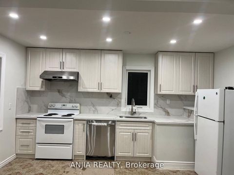 Photo 13 at 77 Nash Drive, CFB, Toronto