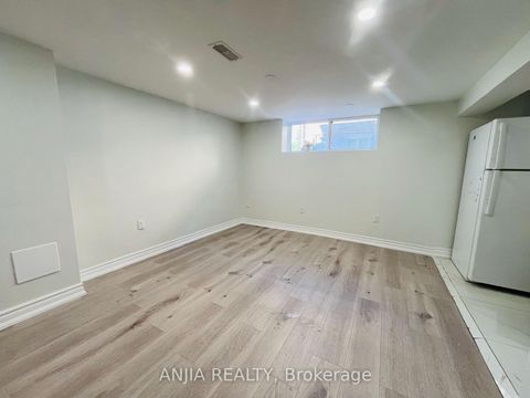 Photo 14 at 77 Nash Drive, CFB, Toronto