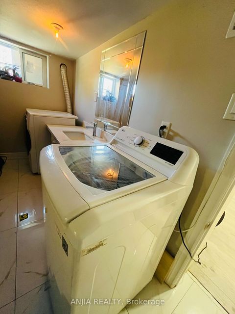 Photo 19 at 77 Nash Drive, CFB, Toronto