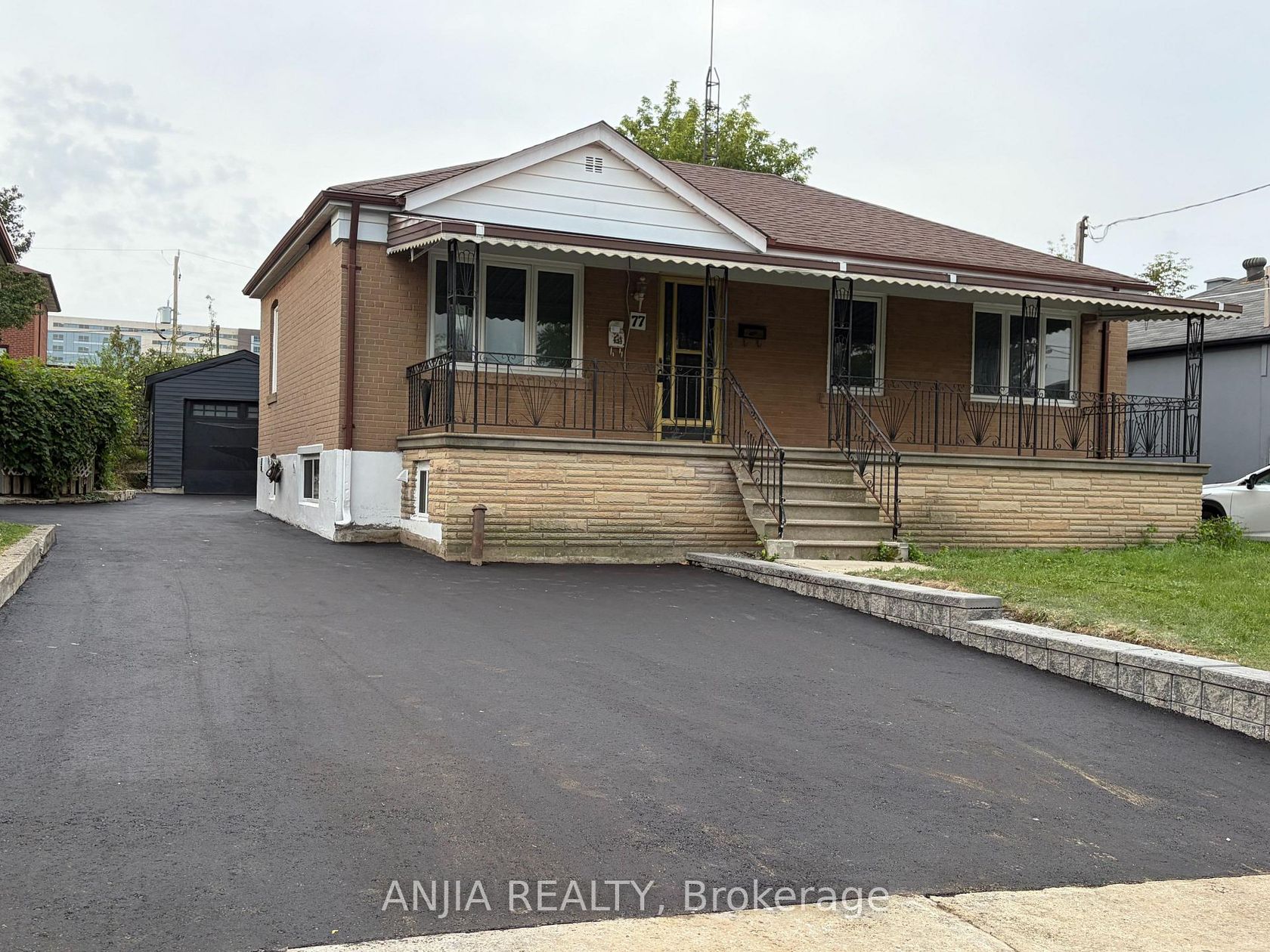 77 Nash Drive, CFB, Toronto 