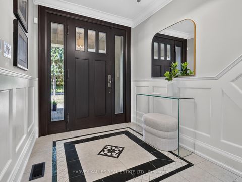 Photo 2 at 107 Stratford Crescent, York Mills, Toronto