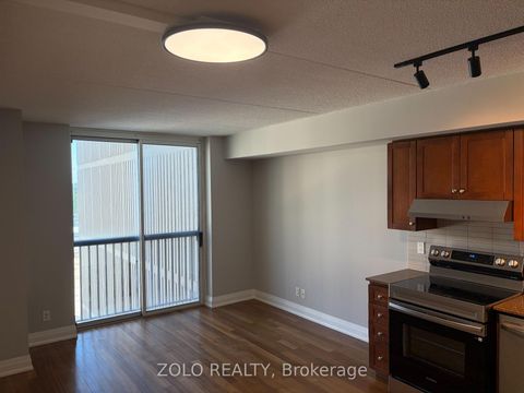 Photo 1 at 407 - 2737 Keele Street, CFB, Toronto