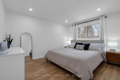 Photo 18 at 15 Buchanan Street, Grove East, Barrie