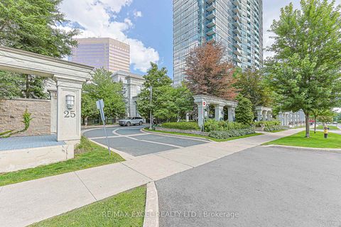 Photo 3 at PH 18 - 25 Greenview Avenue, Newtonbrook West, Toronto