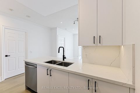Photo 13 at PH 18 - 25 Greenview Avenue, Newtonbrook West, Toronto