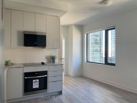 Photo 6 at 1606 - 2920 HIGHWAY 7, Concord, Vaughan