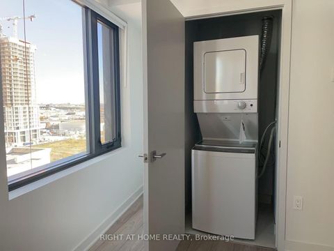Photo 10 at 1606 - 2920 HIGHWAY 7, Concord, Vaughan