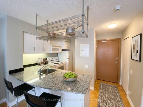 Photo 4 at 1009 - 33 Sheppard Avenue E, Willowdale East, Toronto