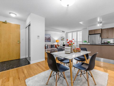 Photo 3 at 510 - 43 Eglinton Avenue E, Mount Pleasant West, Toronto