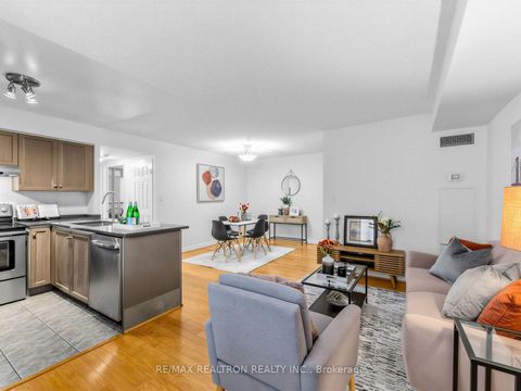 Photo 5 at 510 - 43 Eglinton Avenue E, Mount Pleasant West, Toronto