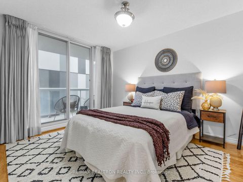 Photo 11 at 510 - 43 Eglinton Avenue E, Mount Pleasant West, Toronto