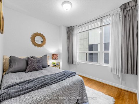 Photo 13 at 510 - 43 Eglinton Avenue E, Mount Pleasant West, Toronto