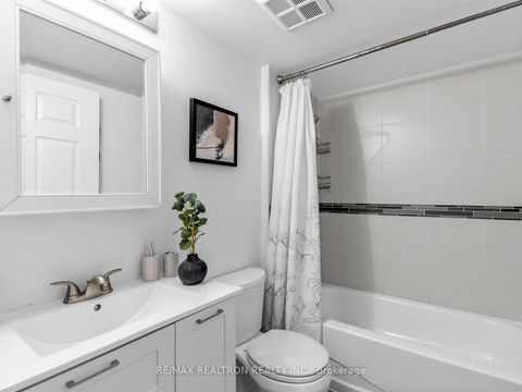 Photo 14 at 510 - 43 Eglinton Avenue E, Mount Pleasant West, Toronto
