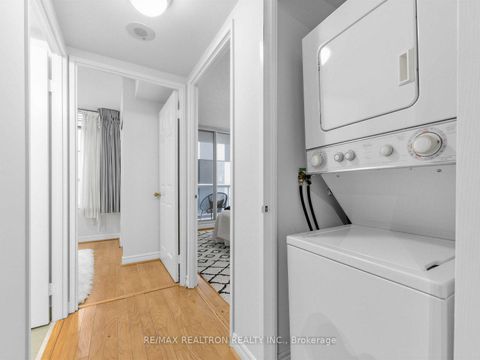 Photo 15 at 510 - 43 Eglinton Avenue E, Mount Pleasant West, Toronto
