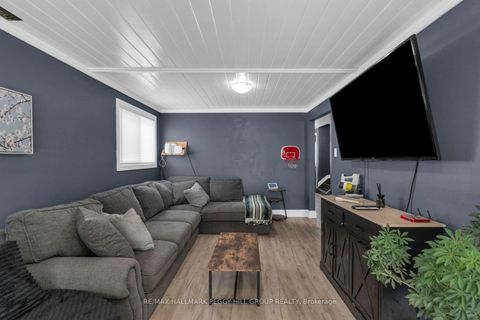 Photo 5 at 211 Hickling Trail, Grove East, Barrie