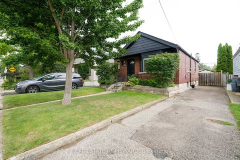Photo 19 at 35 Memorial Park Avenue, East York, Toronto
