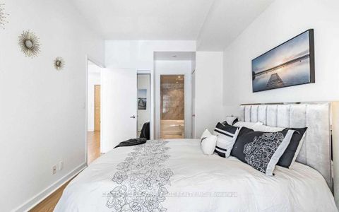 Photo 13 at 203 - 350 Wellington Street W, Waterfront Communities C1, Toronto