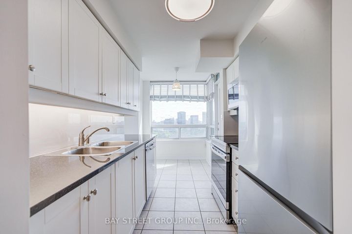Photo 10 at 1505 - 8 Rean Drive, Bayview Village, Toronto