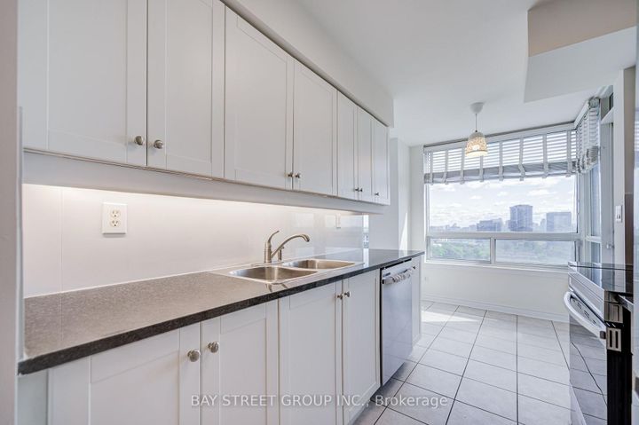 Photo 11 at 1505 - 8 Rean Drive, Bayview Village, Toronto