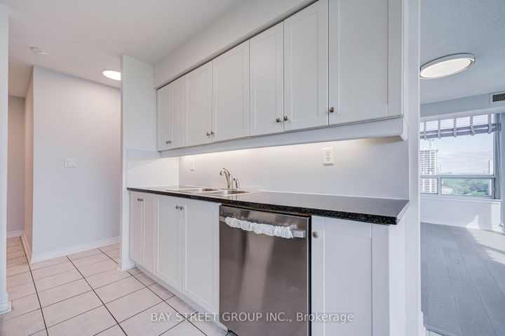 Photo 13 at 1505 - 8 Rean Drive, Bayview Village, Toronto
