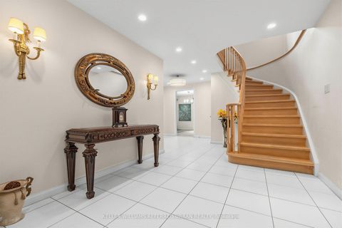 Photo 4 at 7 Chipstead Road, Don Mills, Toronto
