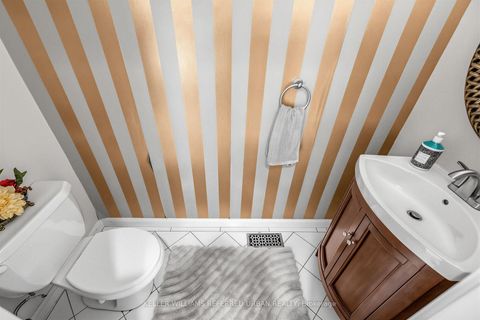 Photo 11 at 7 Chipstead Road, Don Mills, Toronto