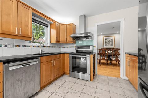 Photo 15 at 7 Chipstead Road, Don Mills, Toronto