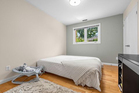 Photo 25 at 7 Chipstead Road, Don Mills, Toronto