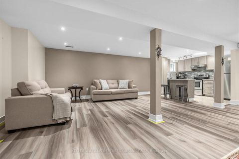 Photo 28 at 7 Chipstead Road, Don Mills, Toronto