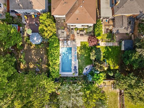 Photo 6 at 30 St Quentin Avenue, Cliffcrest, Toronto