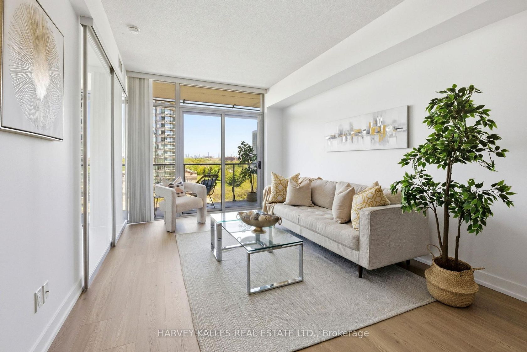 701 - 103 The Queensway, Swansea, Toronto 