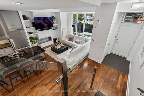 Photo 7 at 107 - 116 George Street, Moss Park, Toronto