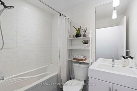 Photo 9 at 107 - 116 George Street, Moss Park, Toronto