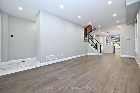 Photo 3 at 129 Saint Damian Avenue, Vellore Village, Vaughan