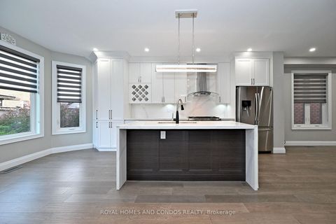 Photo 12 at 129 Saint Damian Avenue, Vellore Village, Vaughan