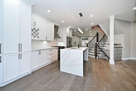 Photo 15 at 129 Saint Damian Avenue, Vellore Village, Vaughan